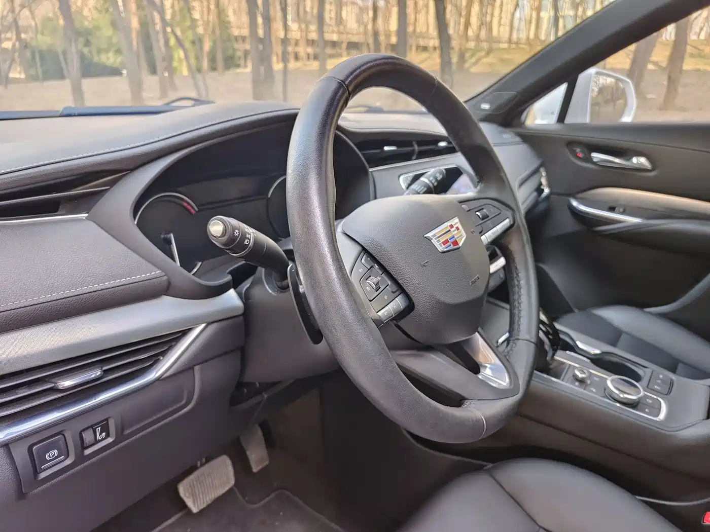 Cadillac XT4 2021 28T FWD Premium Edition фото 10