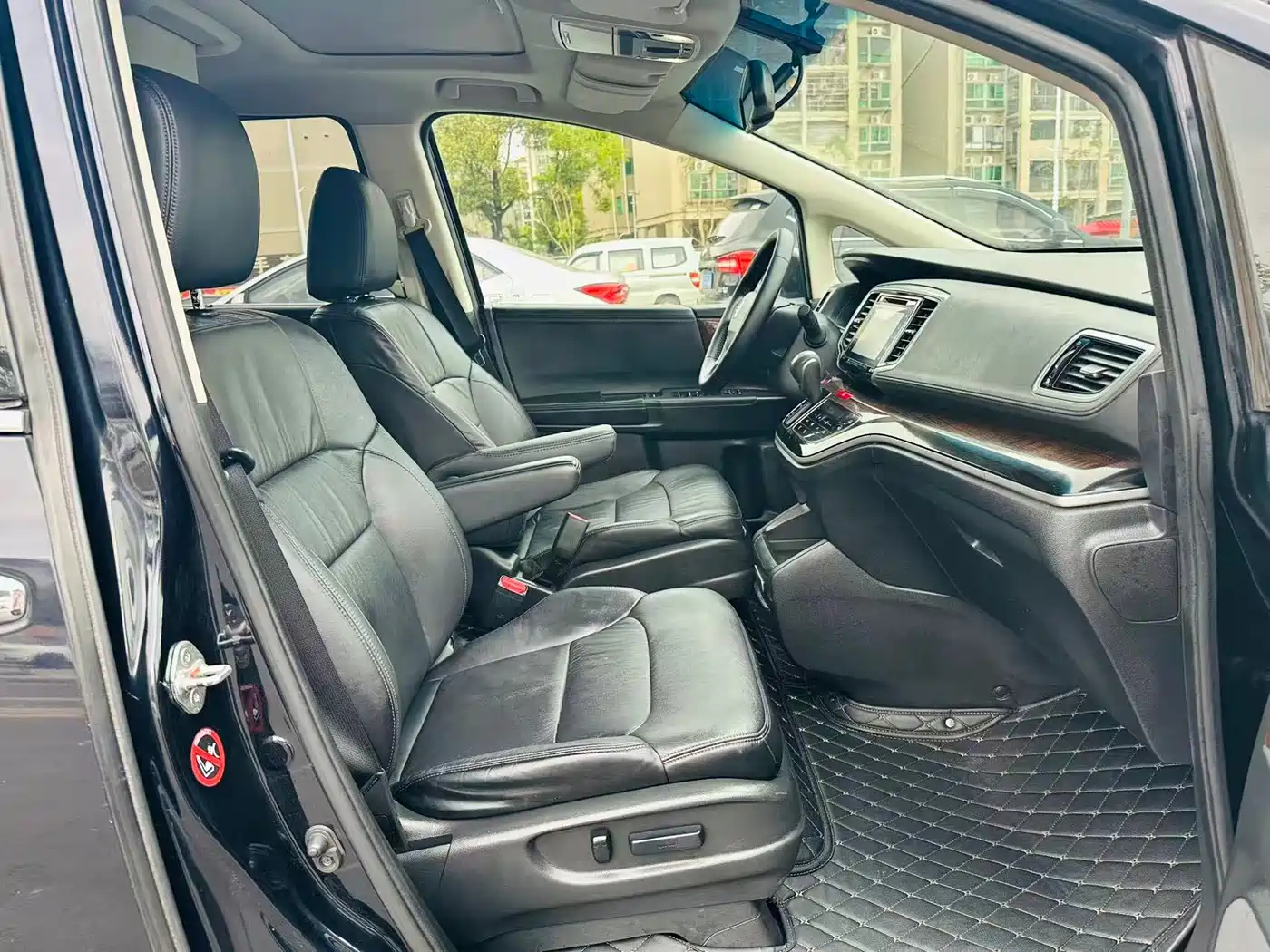 Фото 8 - Honda Odyssey