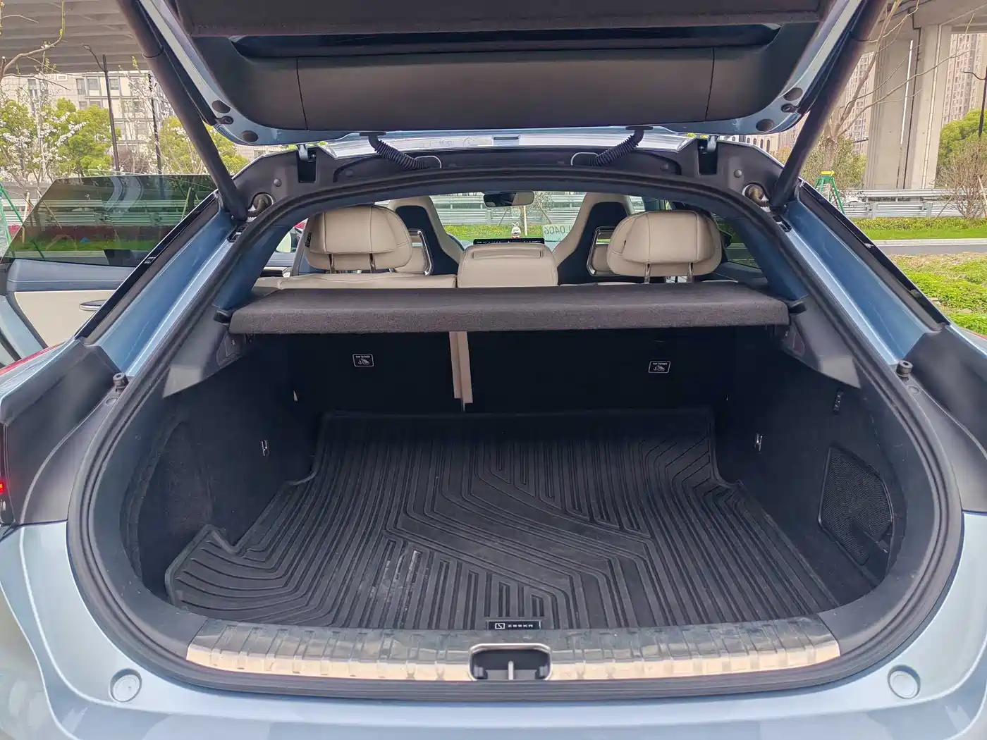 ZEEKR EXTREME KRYPTON 001