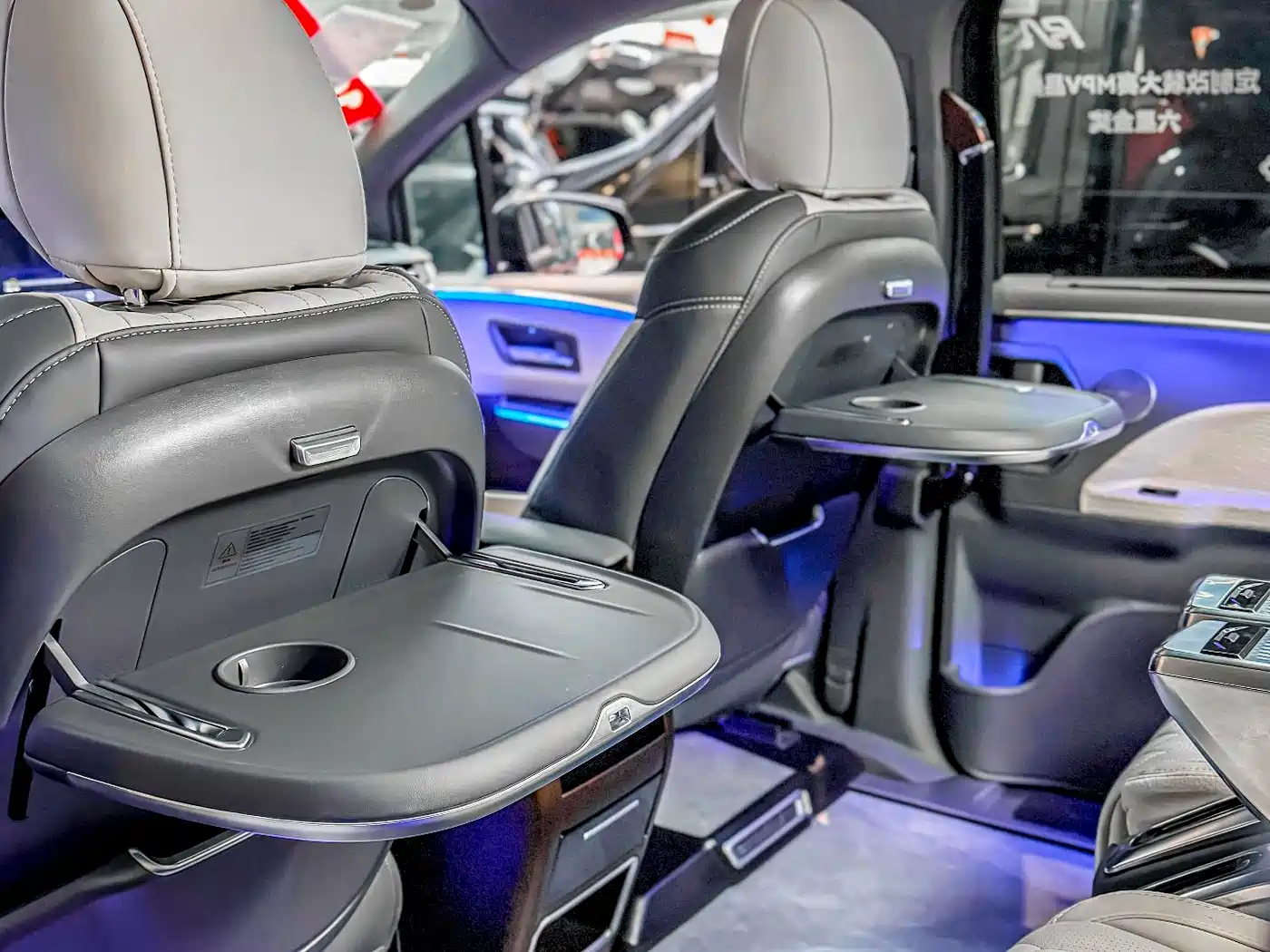 Toyota Granvia 2024 2.5L Hybrid Comfort фото 11
