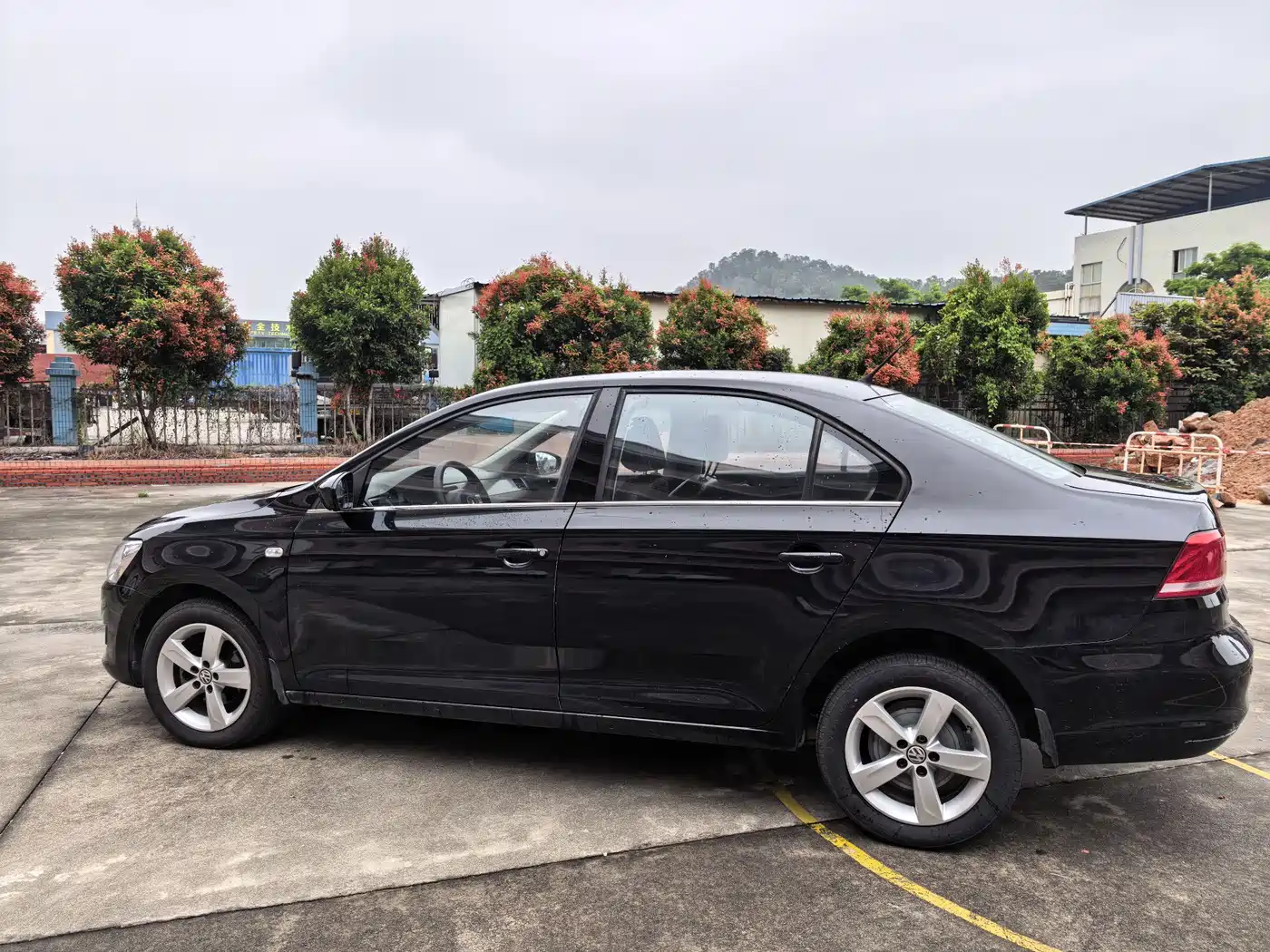 Volkswagen Santana 2013 1.6L Automatic Comfort Edition фото 7