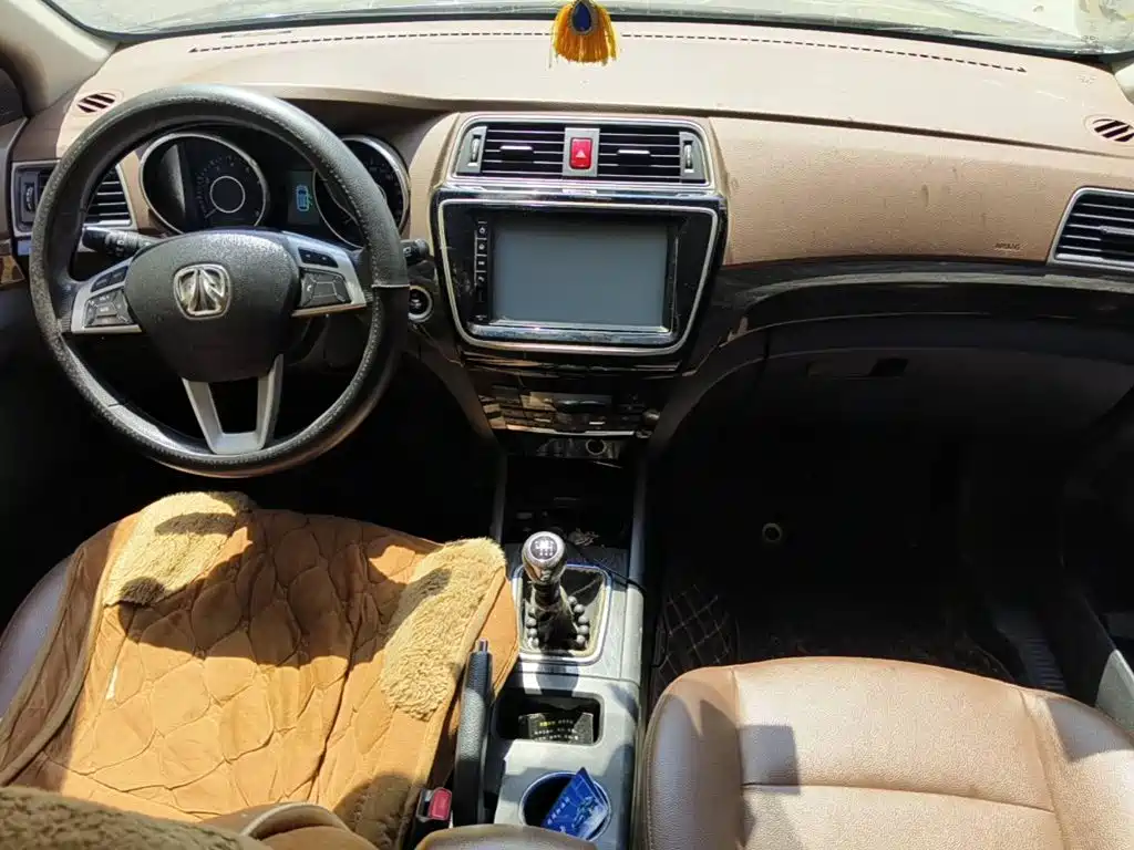 BAIC Weiwang S50 2016 2016 1.5T Manual LeDong Luxury