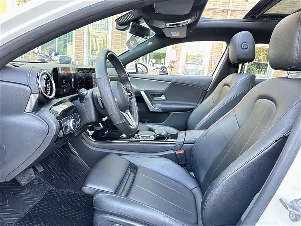 Mercedes-Benz A-Class 2020 Second Facelift A 180 L Sport Sedan фото 8