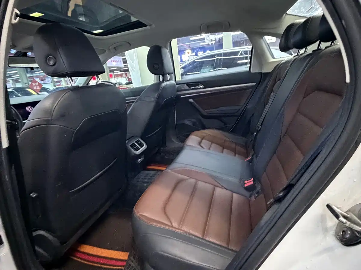 Photo 13 - Volkswagen Lavida