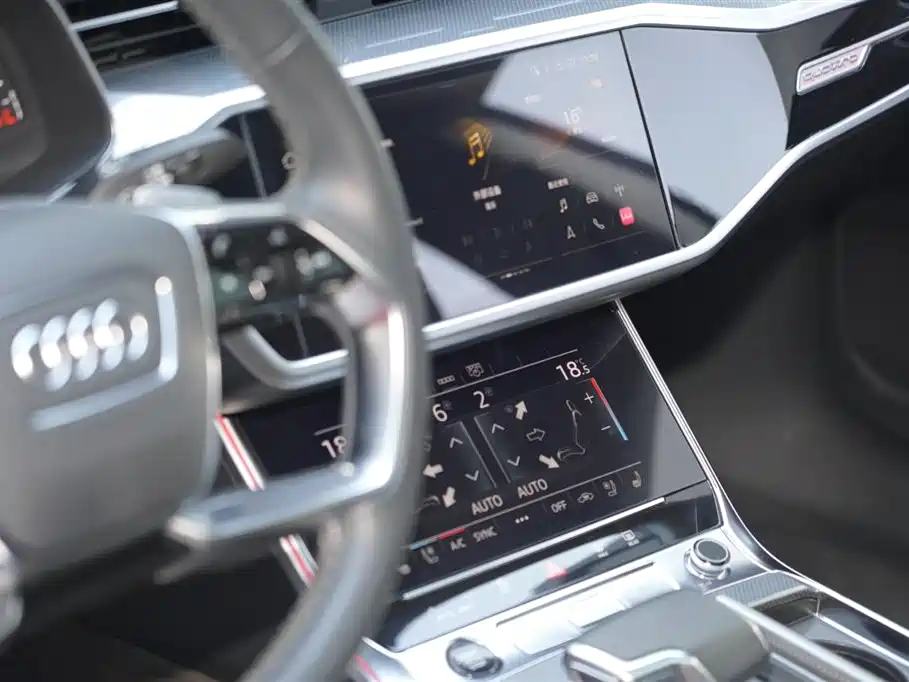 AUDI A7L