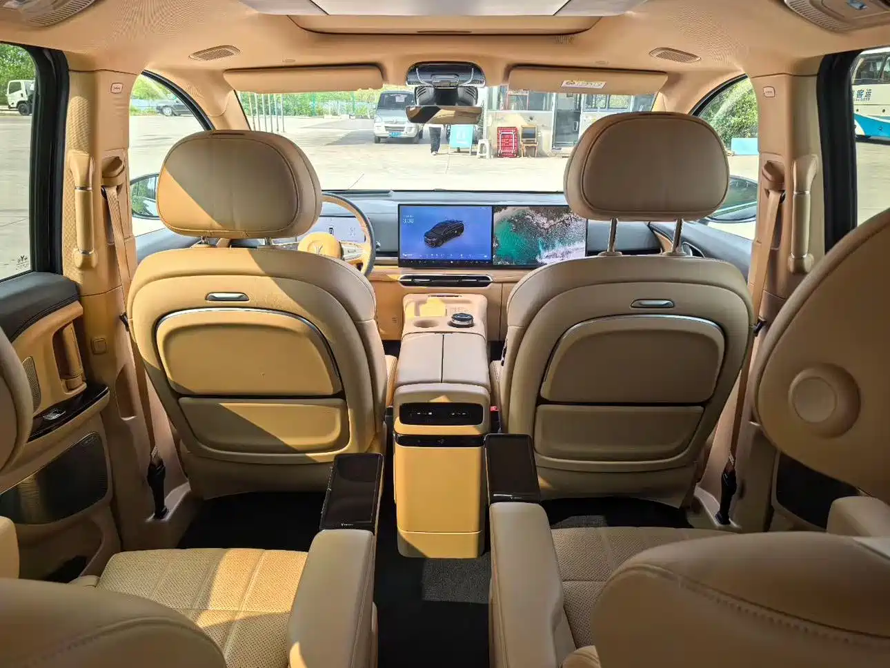 Voyah Auto Voyah Dreamer 2025 PHEV AWD Flagship Kunpeng Edition фото 7