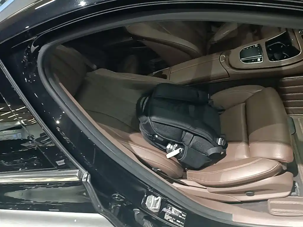 Mercedes-Benz E-Class 2020 E 260 L фото 25