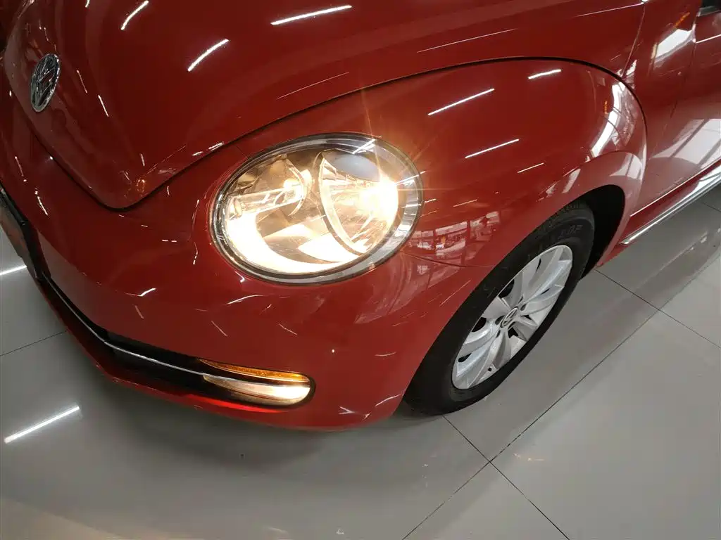 Volkswagen Beetle 2014 1.4TSI Fashion Edition фото 24