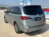 Photo 8 - Buick GL8