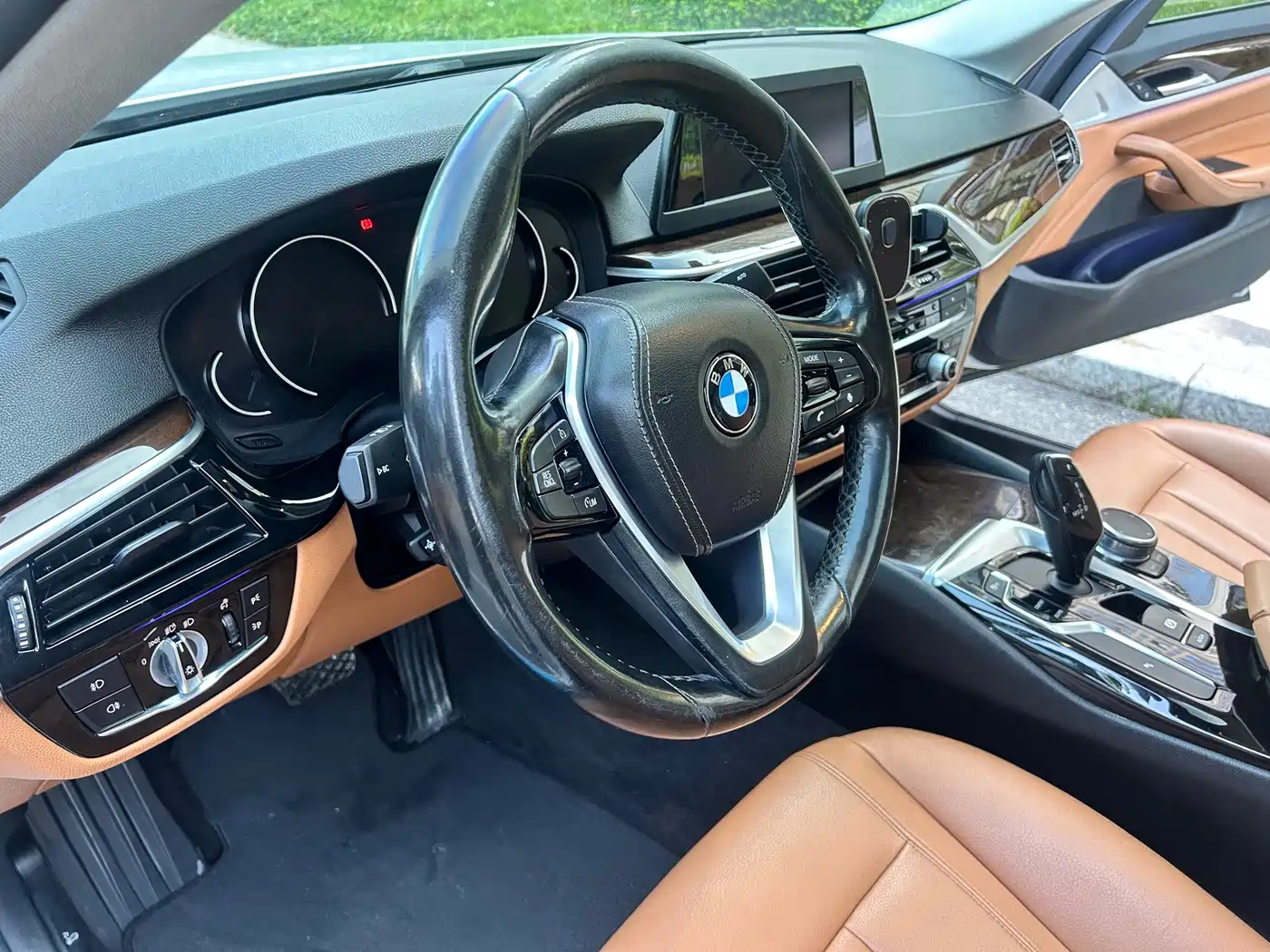 BMW 5 Series 2018 528Li Launch Special Edition фото 10