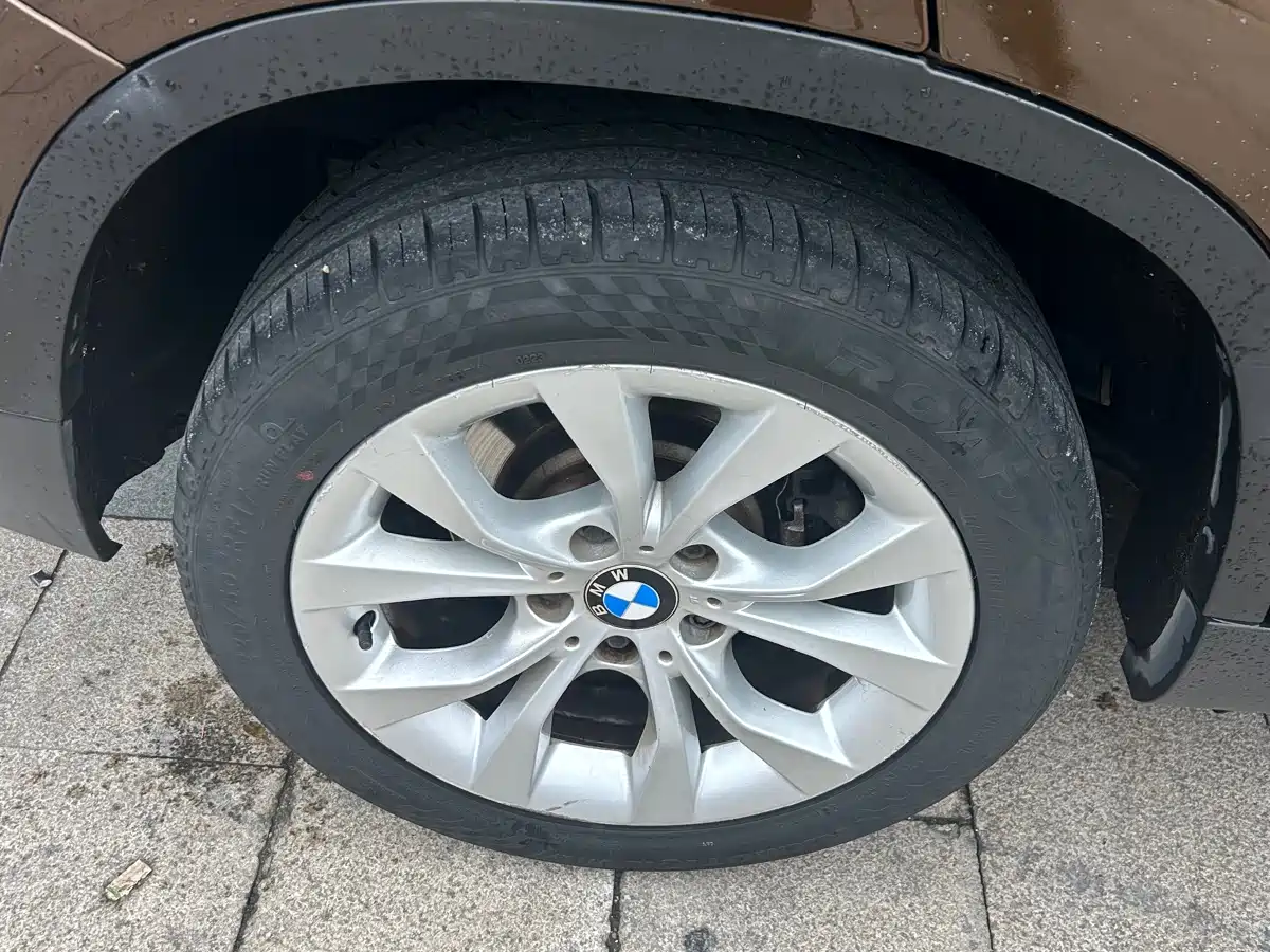 BMW X1 2014 sDrive18i Fashion Edition фото 6