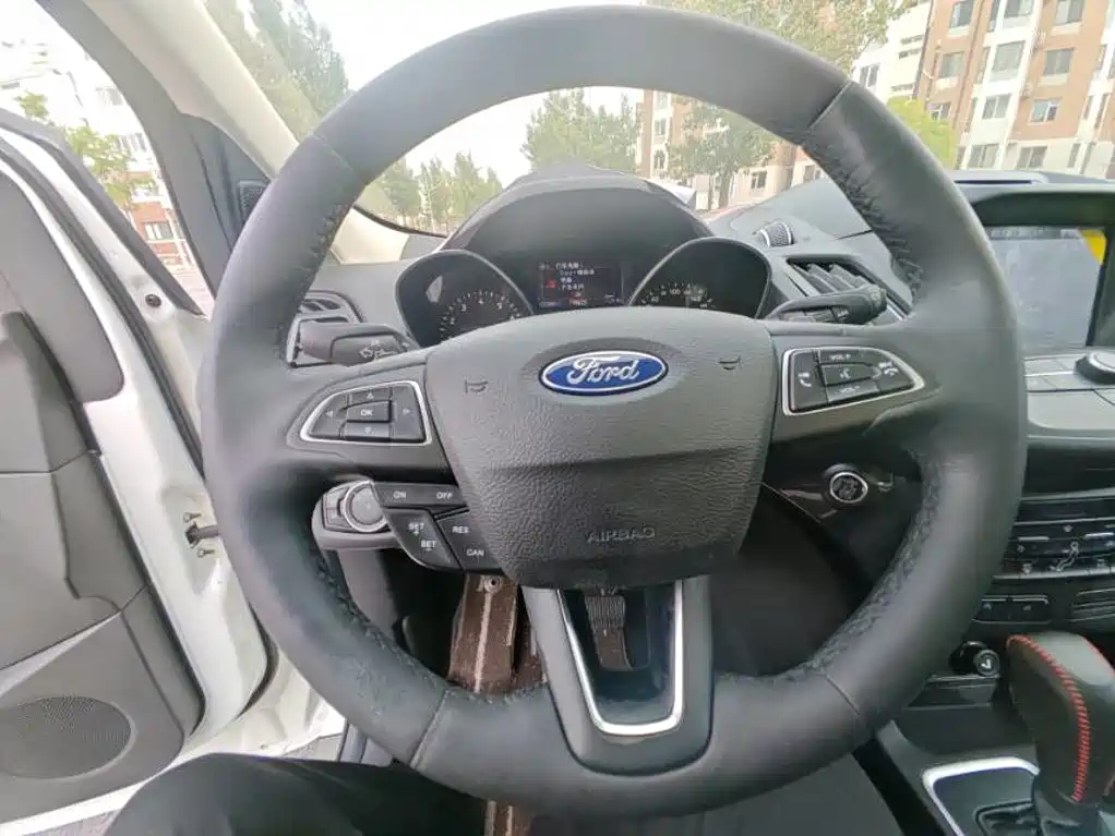 Фото 7 - Ford Kuga