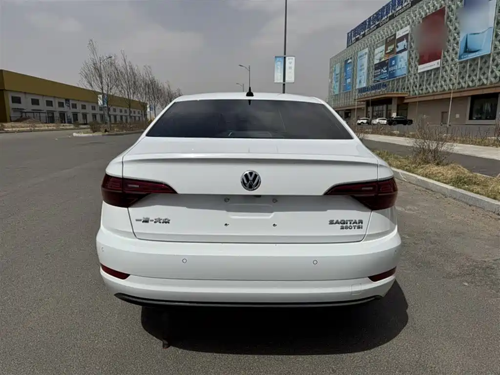 VOLKSWAGEN SAGITAR