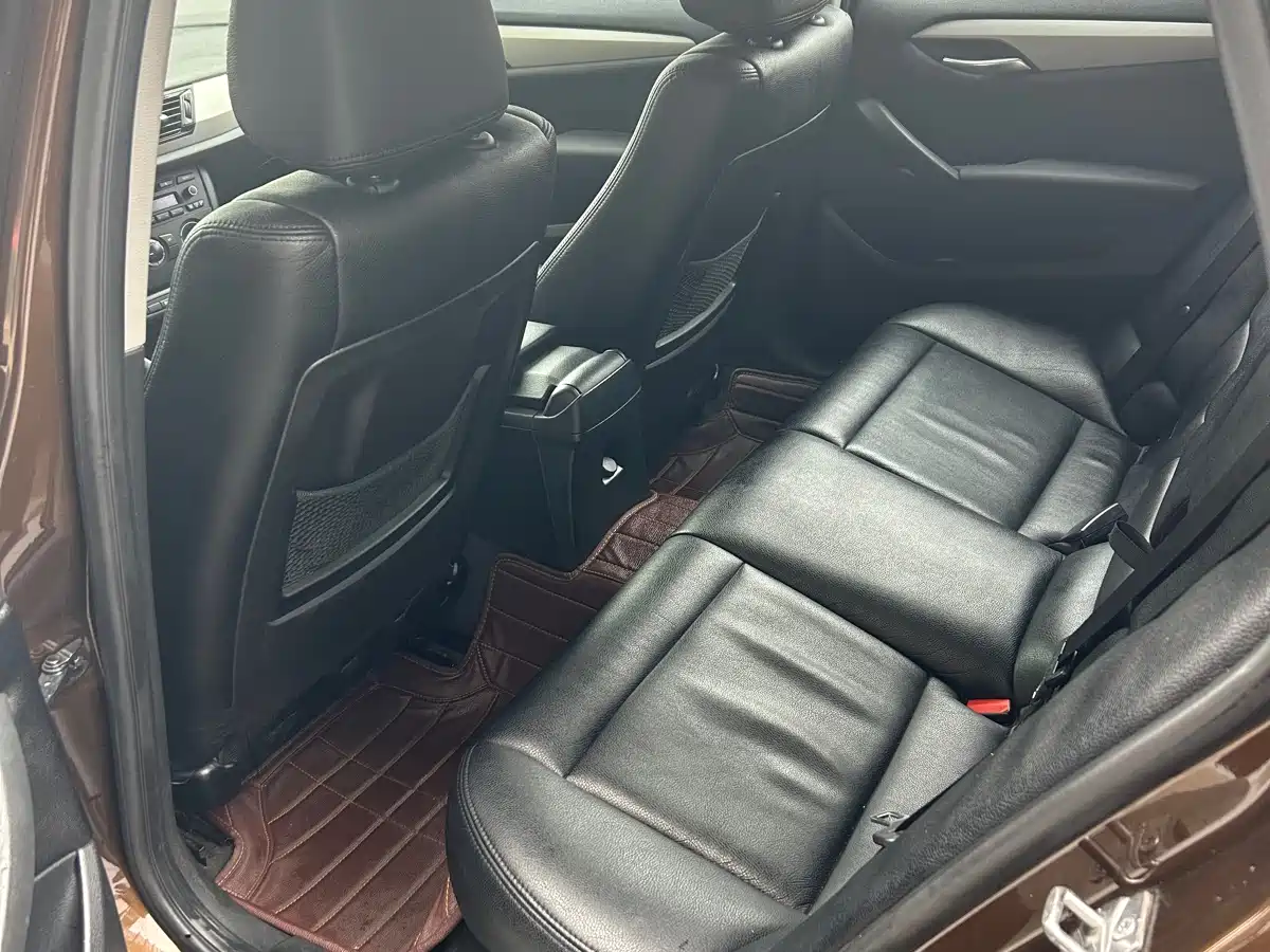 BMW X1 2014 sDrive18i Fashion Edition фото 10