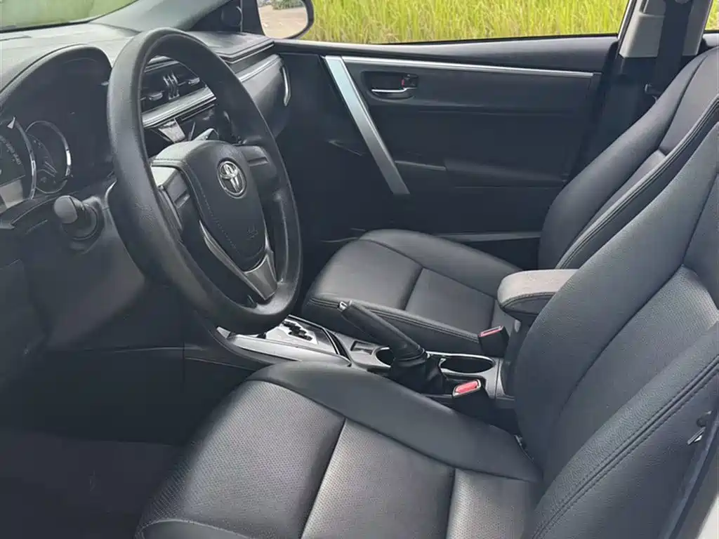 Toyota Corolla 2014 1.6L CVT GL-i Leather Edition фото 13