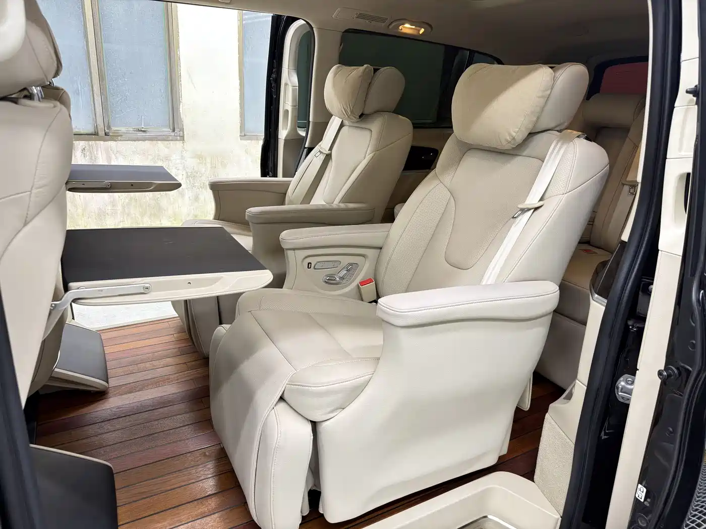 Mercedes-Benz V-Class 2018 V 260 L Premium Long Wheelbase Edition China VI фото 14