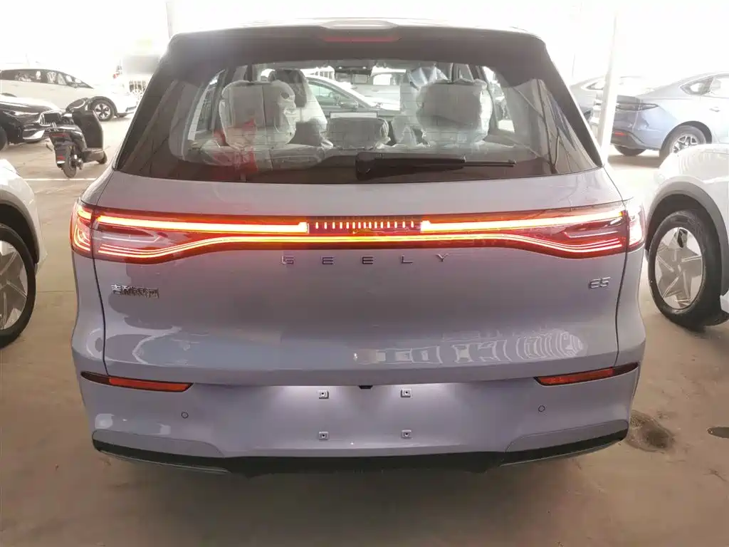Geely Galaxy Galaxy E5 2026 530km Voyager Edition фото 6