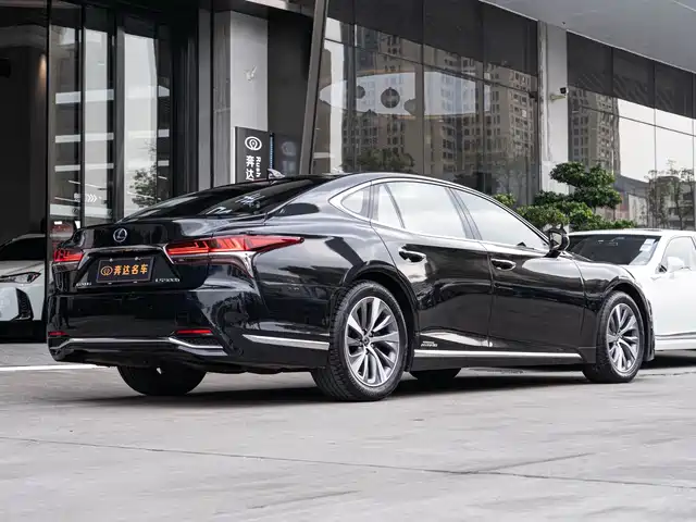 Lexus LS 2018 500h Excellence Edition China V — фото 3