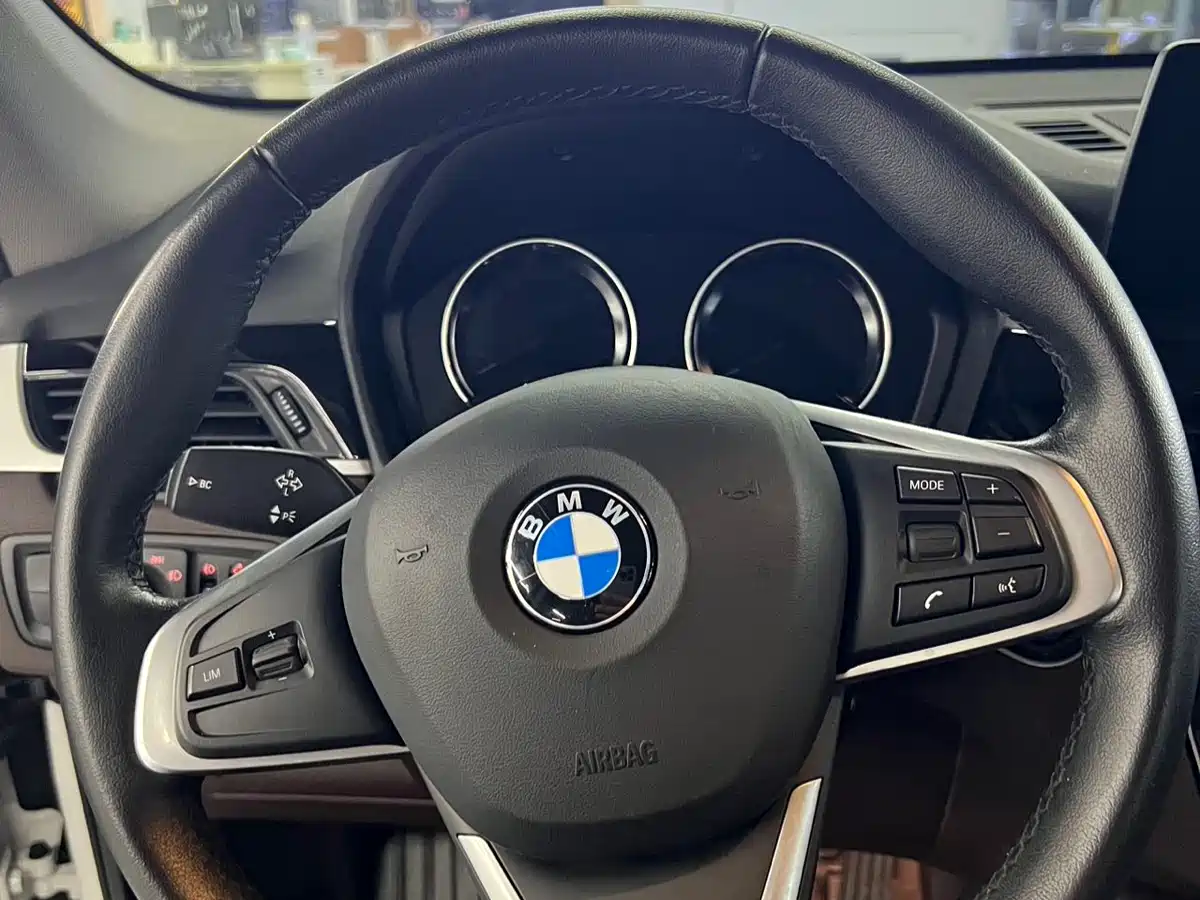 BMW X1 2022 sDrive20Li Fashion фото 11