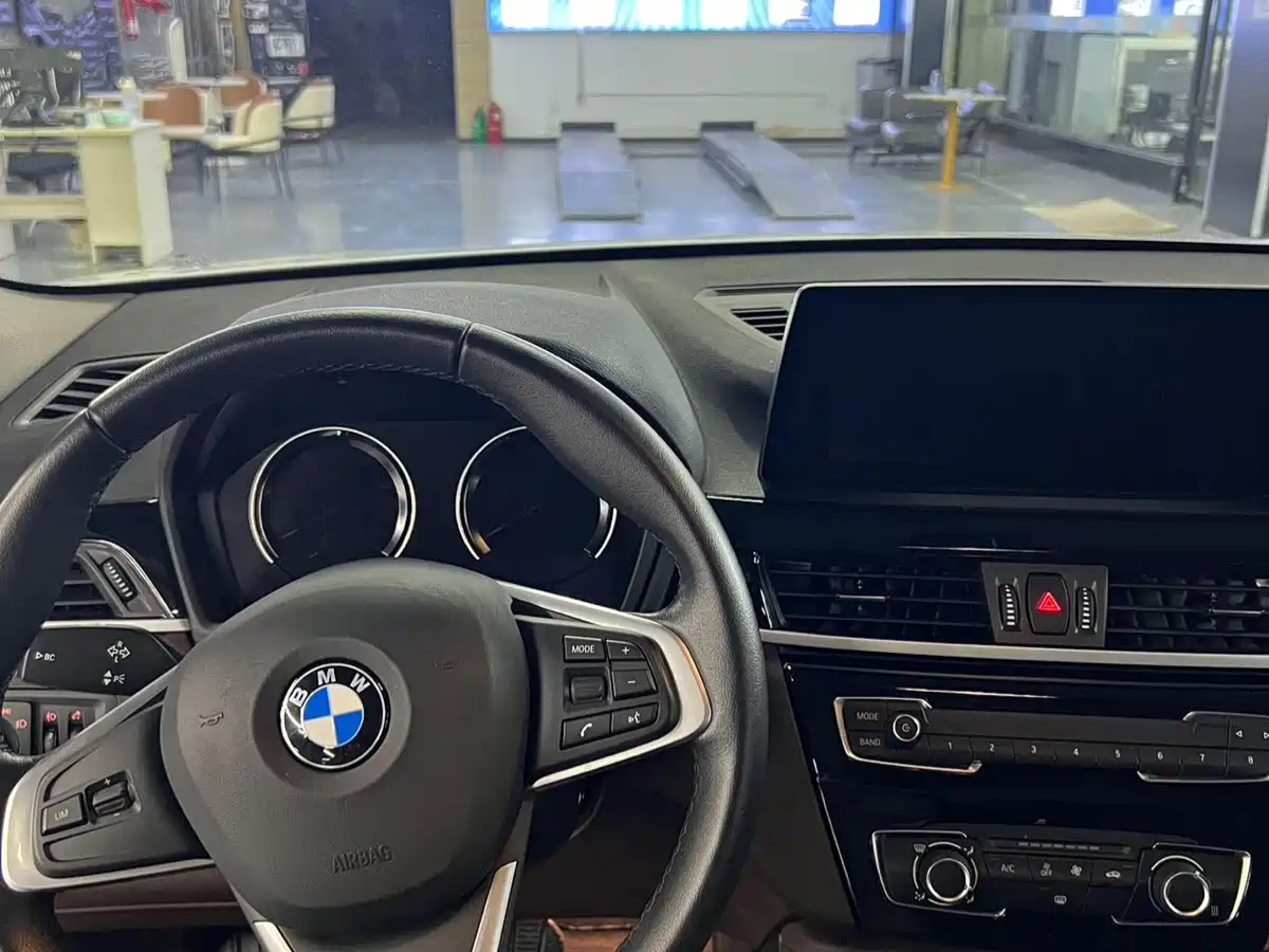 BMW X1 2022 sDrive20Li Fashion фото 12