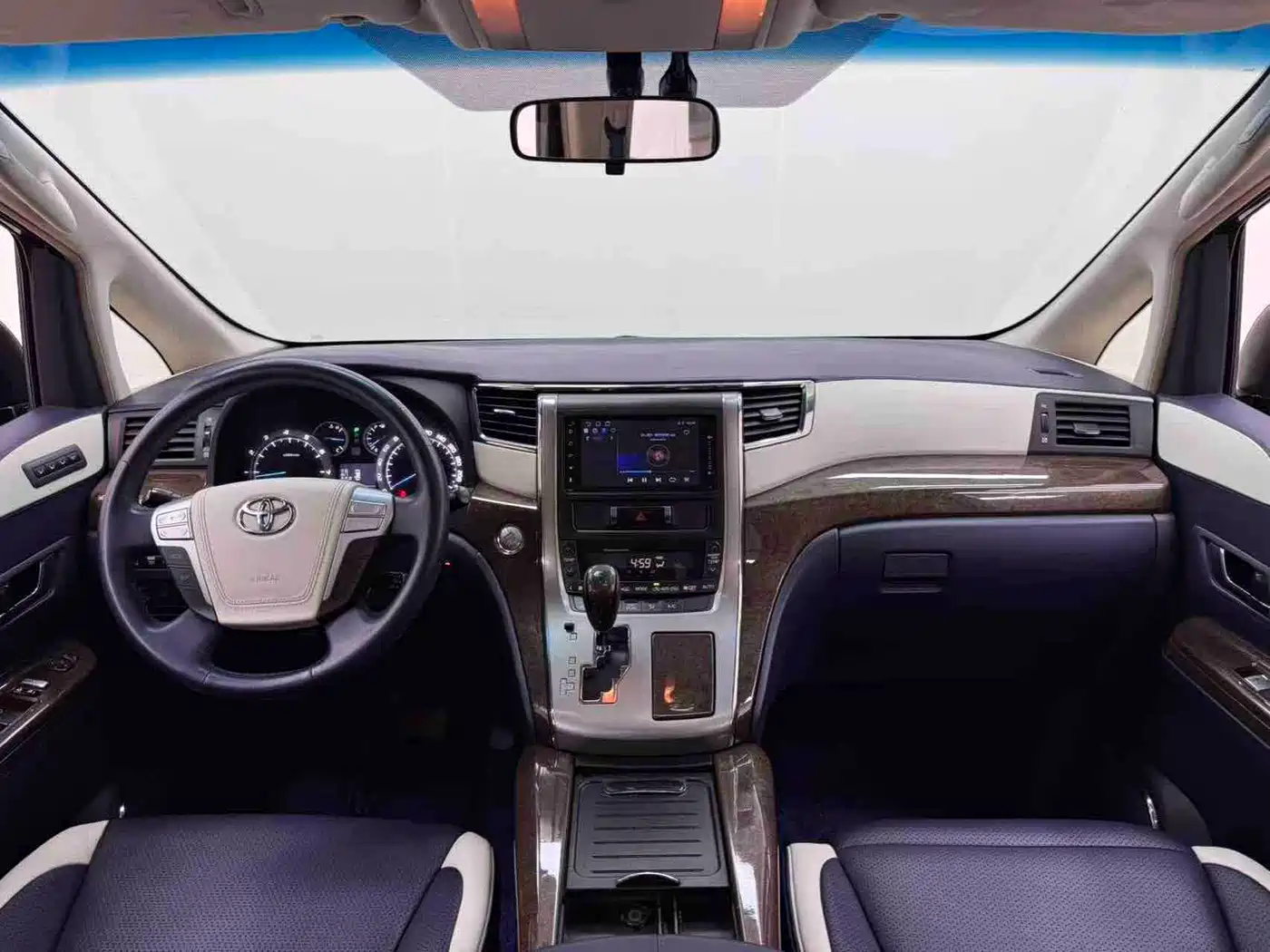 Toyota Alphard 2012 3.5L Luxury Edition фото 15