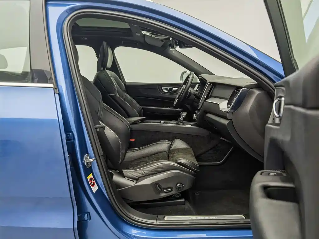 Фото 23 - Volvo XC60