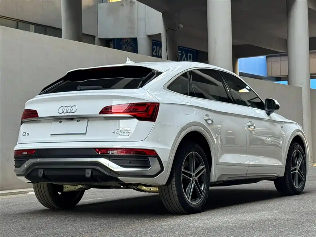 AUDI Q5L SPORTBACK