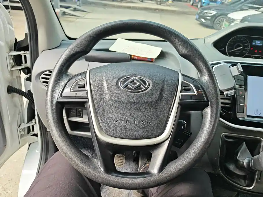 Maxus Xintu V80 2019 2019 Model 2.5T Classic 6-speed manual Aoyuntong short wheelbase medium roof 5/6-seater