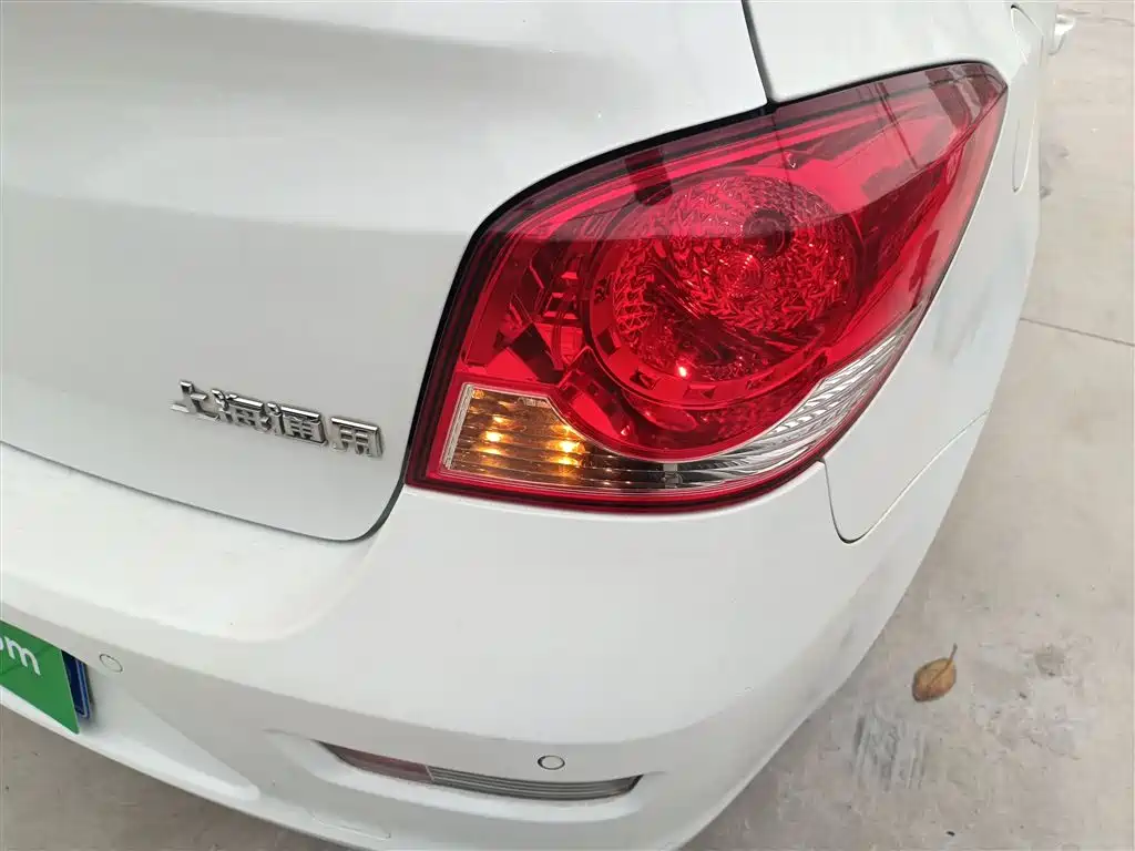 Chevrolet Cruze 2015 Hatchback 1.6L Manual Comfort фото 8