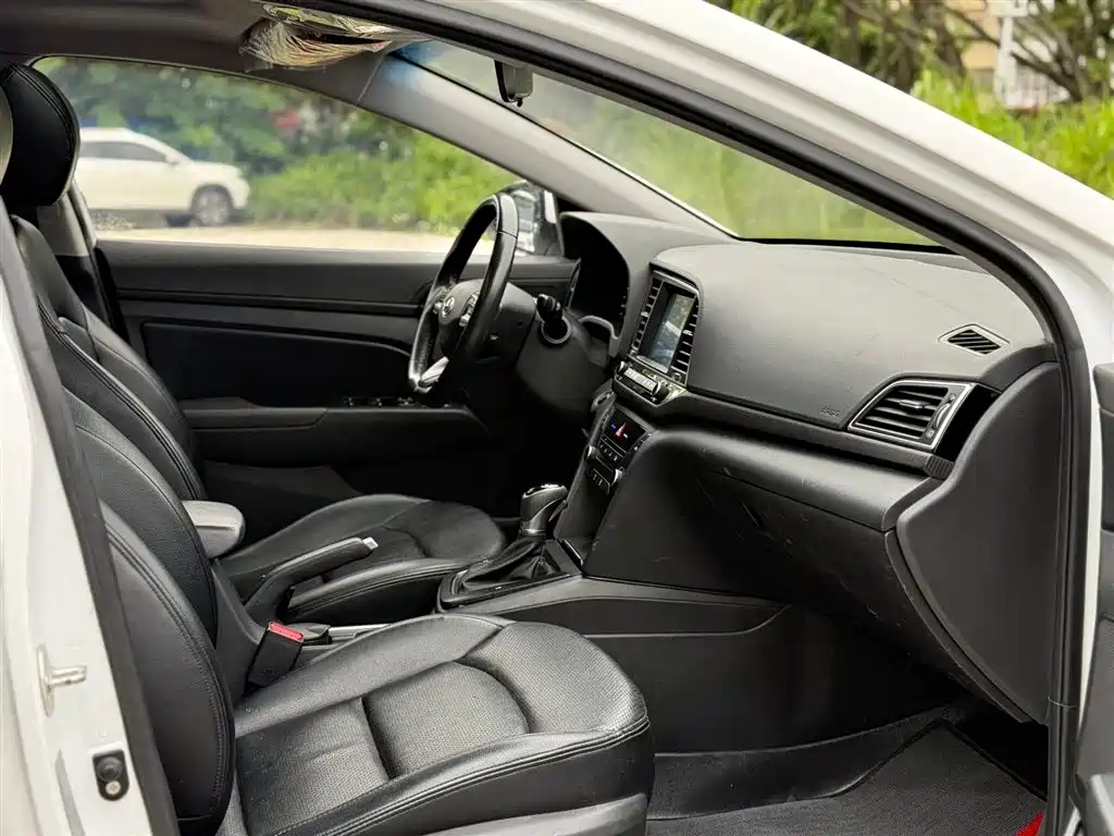 Hyundai Elantra 2019 1.4T Dual-clutch XuanDong·Vitality Type фото 8