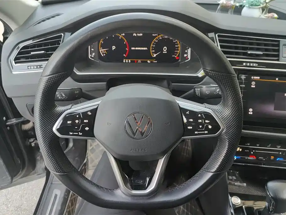 Volkswagen Tiguan X 2021 330TSI 2WD Flagship фото 15