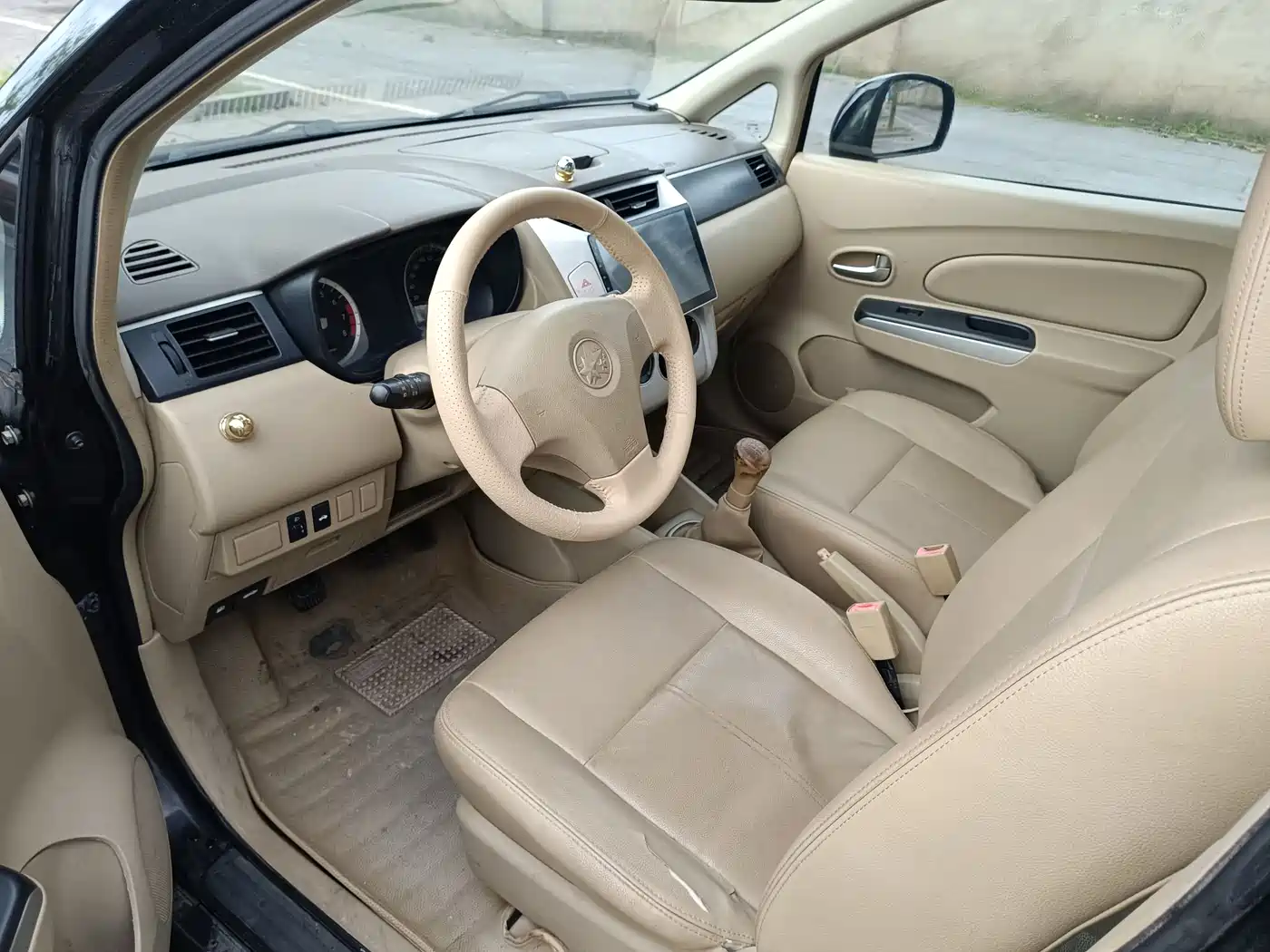 Venucia D50 2012 2012 1.6L Manual Premium Edition