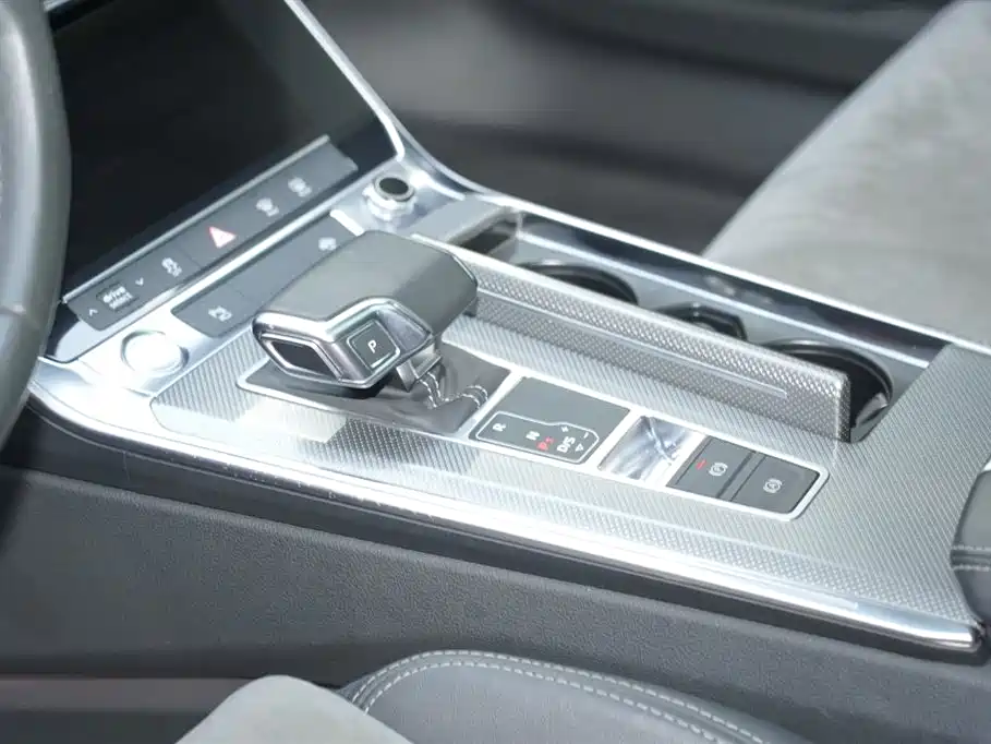Audi A6L New Energy 2020 55 TFSI e quattro фото 12