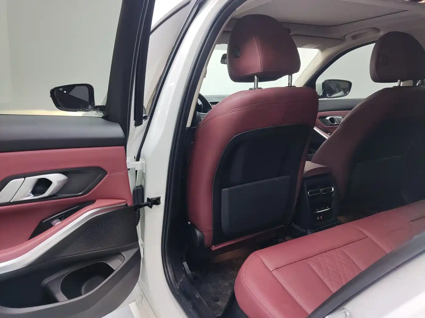 BMW 3 Series 2022 320i Sport Package фото 12