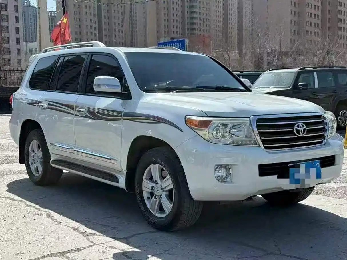Toyota Land Cruiser (Import) фото 3