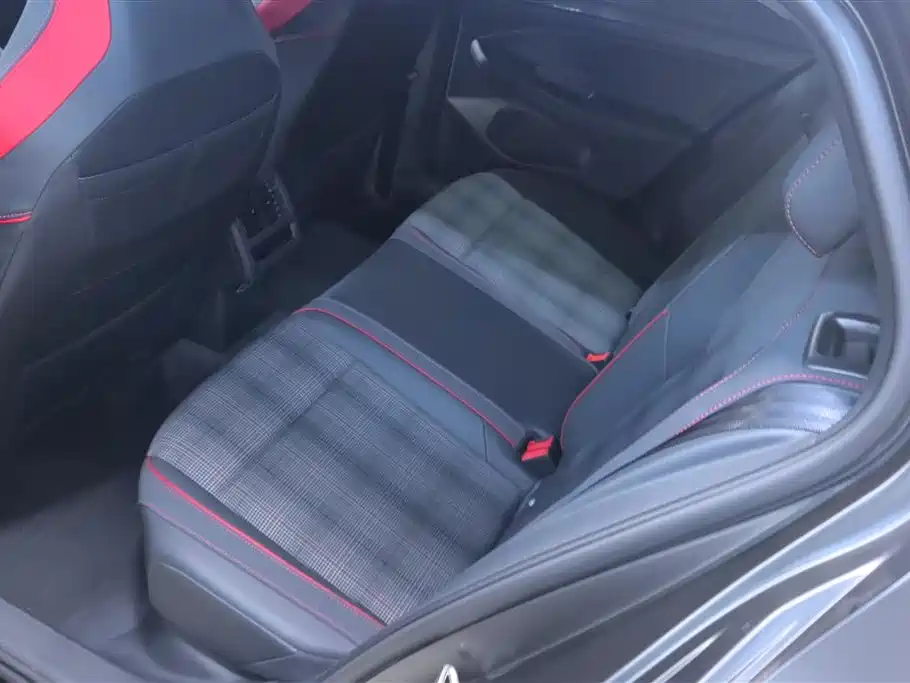 Volkswagen Golf GTI 2023 380TSI DSG GTI фото 11