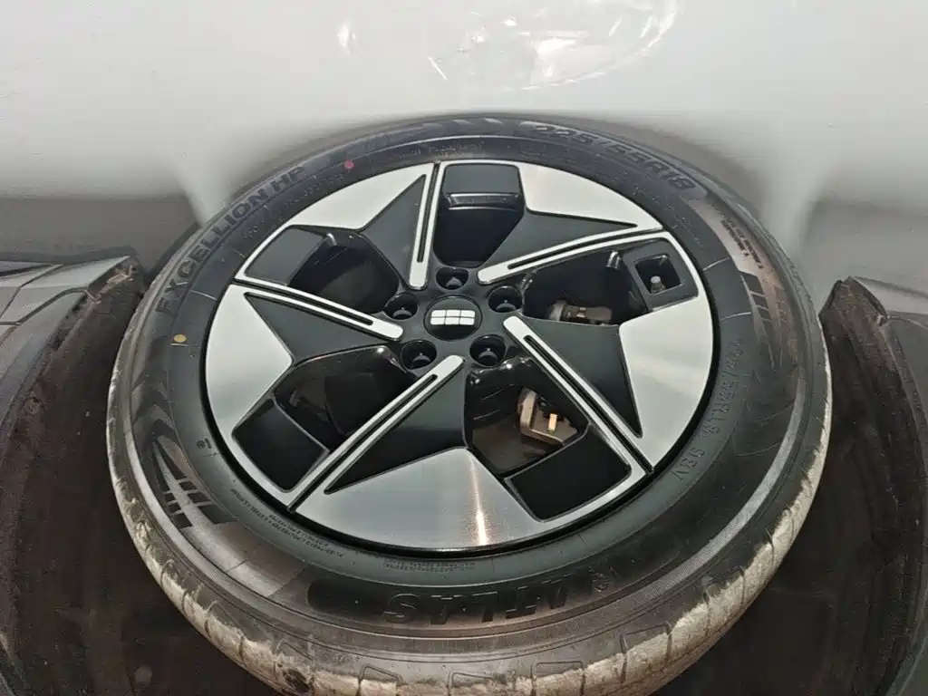 Фото 23 - Geely Galaxy Galaxy E5