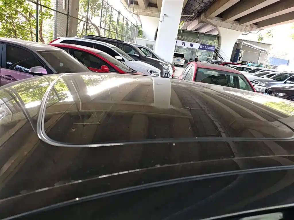BMW 5 Series 2014 525Li Leading фото 27