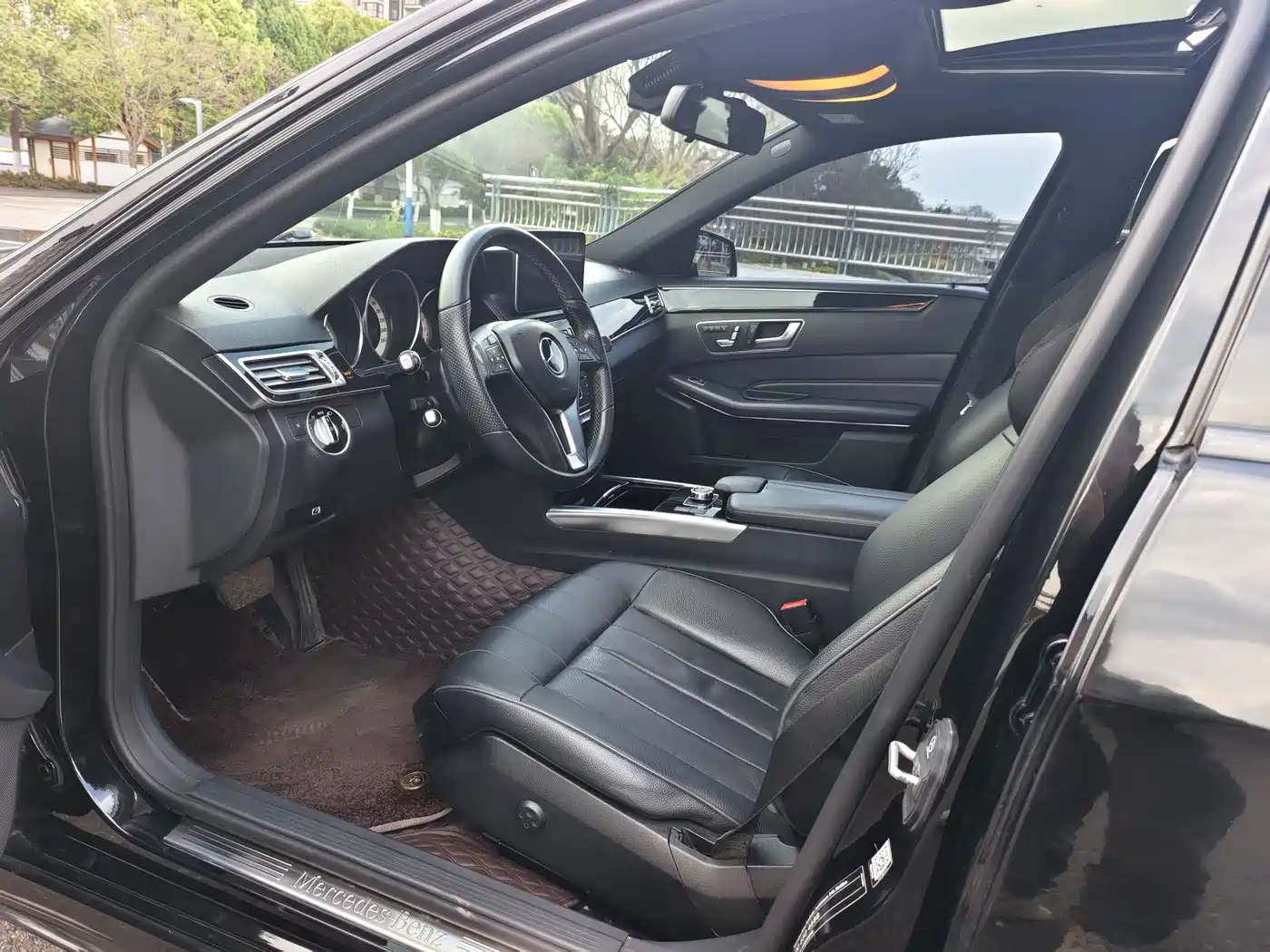Mercedes-Benz E-Class 2015 Facelift E 200 L фото 11