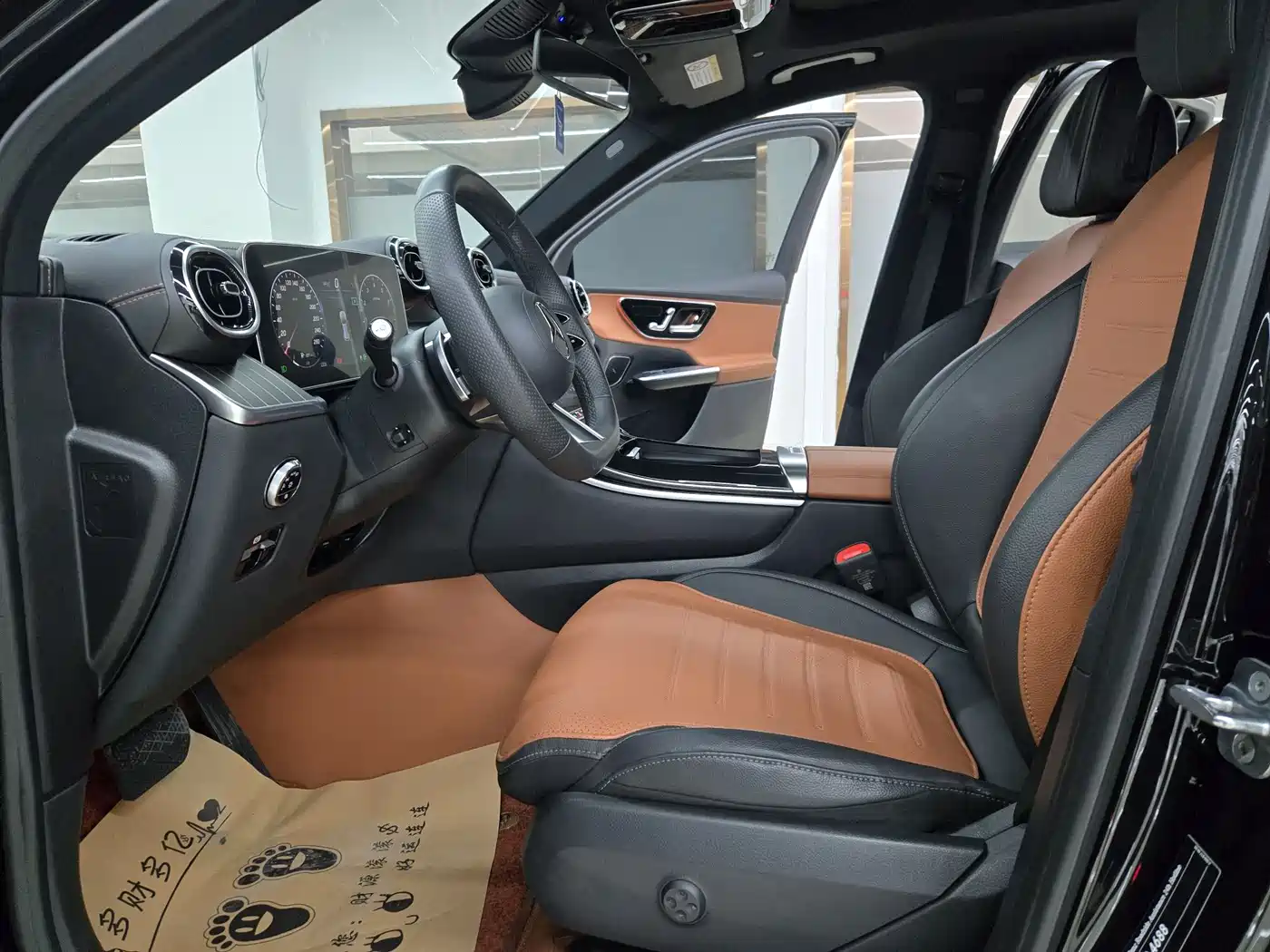 Mercedes-Benz GLC 2023 GLC 260 L 4MATIC Luxury 5-Seater фото 5