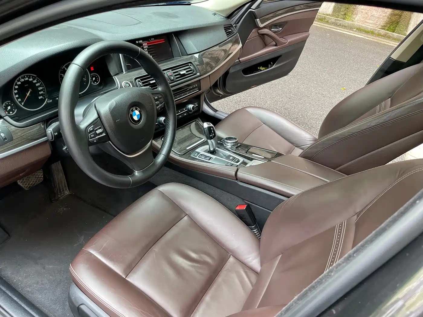 BMW 5 Series 2014 525Li Luxury Design Package фото 11