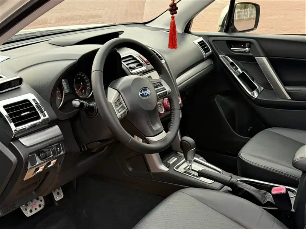 Subaru Forester 2013 2.0i Automatic Luxury Edition фото 16