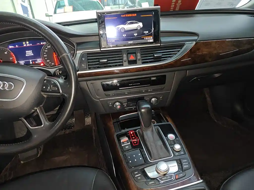 Photo 5 - Audi A6L