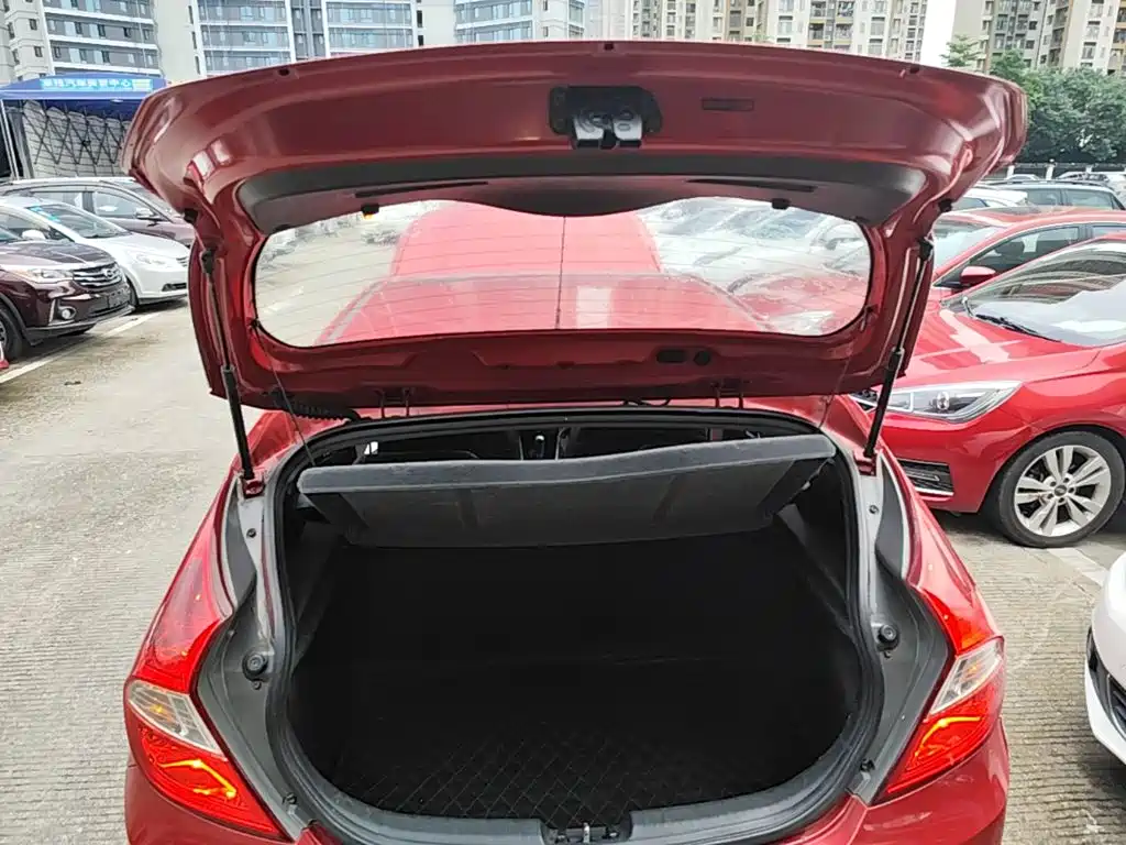 Hyundai Reina 2014 2014 Model 1.4L Automatic GLX