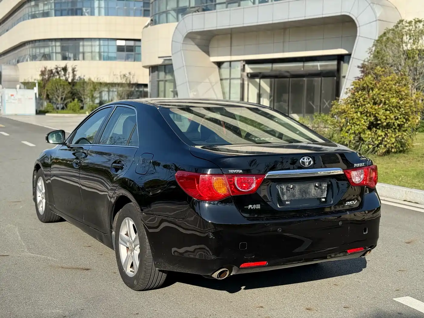 Toyota Reiz 2010 2.5V Elegance Elite Edition фото 9