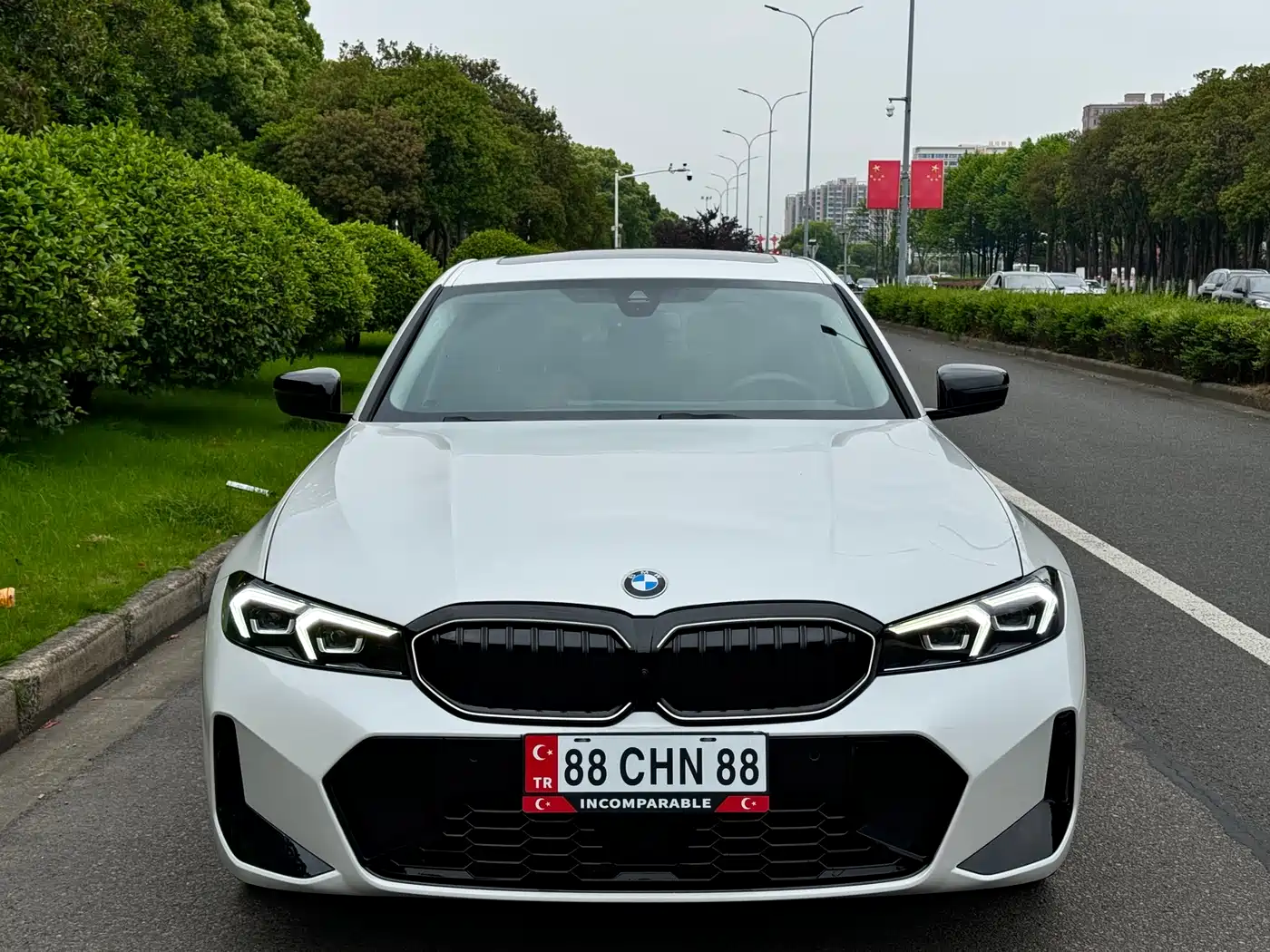 BMW 3 Series 2025 330Li M Sport Night Edition фото 2