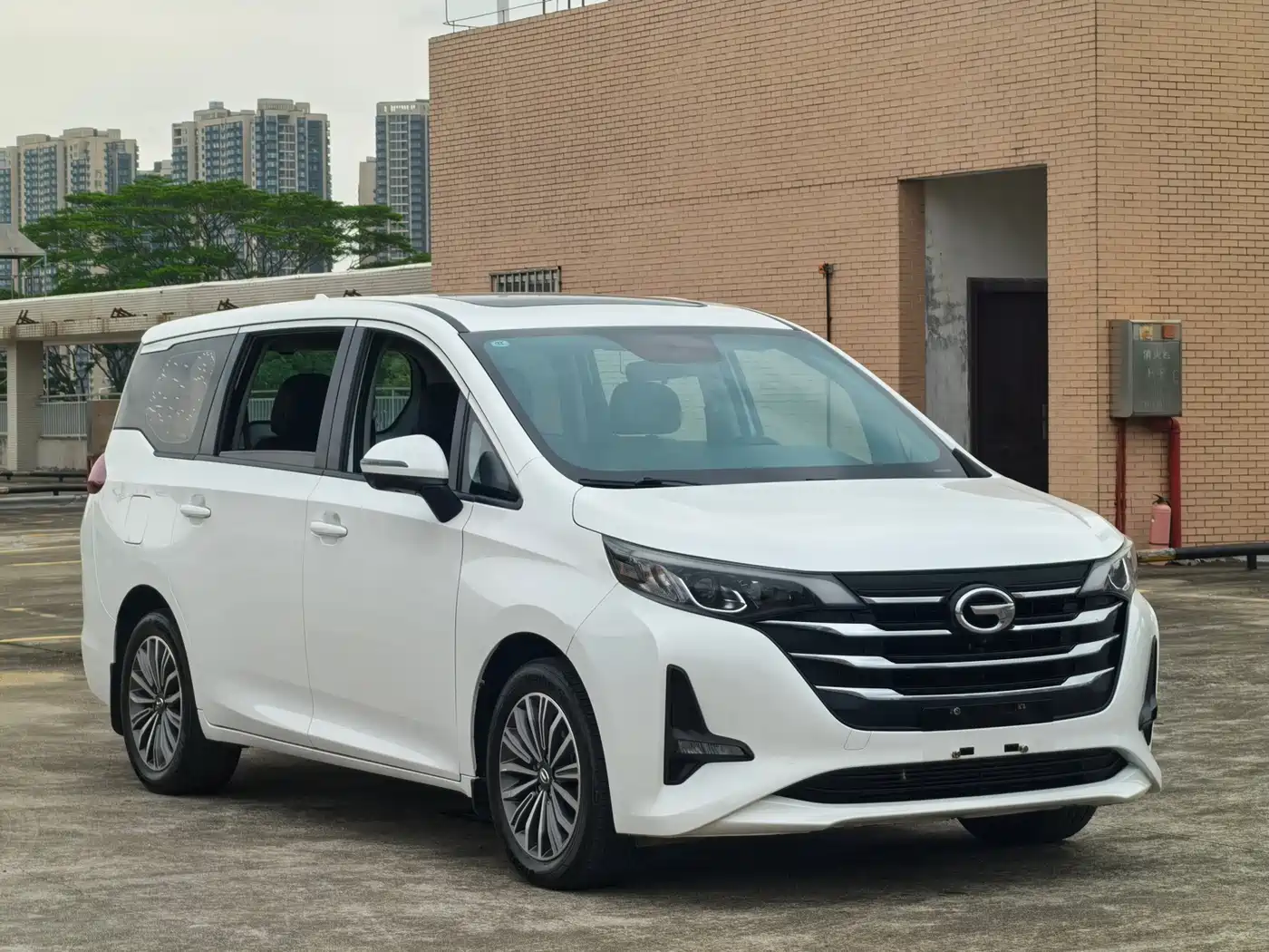 GAC Trumpchi Trumpchi M6 2019 270T Automatic Honor (7-seater) China V фото 3