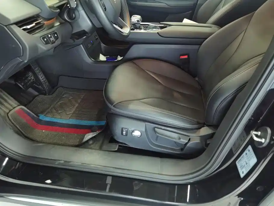 Hongqi E-QM5 2024 2023 Facelift Basic Travel Edition