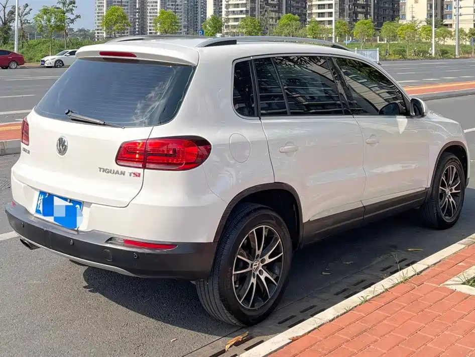 Volkswagen Tiguan 2013 1.8TSI Automatic 2WD Luxury Model фото 6