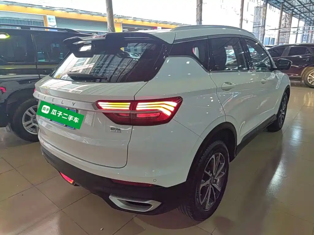 Фото 7 - Geely Coolray
